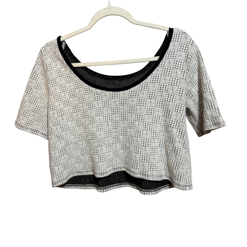 Mona B Textured Crop Top Black White Geometric Pattern Short Sleeve Scoop Neck S - Picture 4 of 9